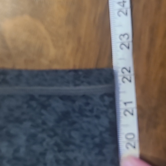 Athleta Salutation Stash Crop Green And Blac Leggings With Pockets Women's Large - Picture 5 of 6